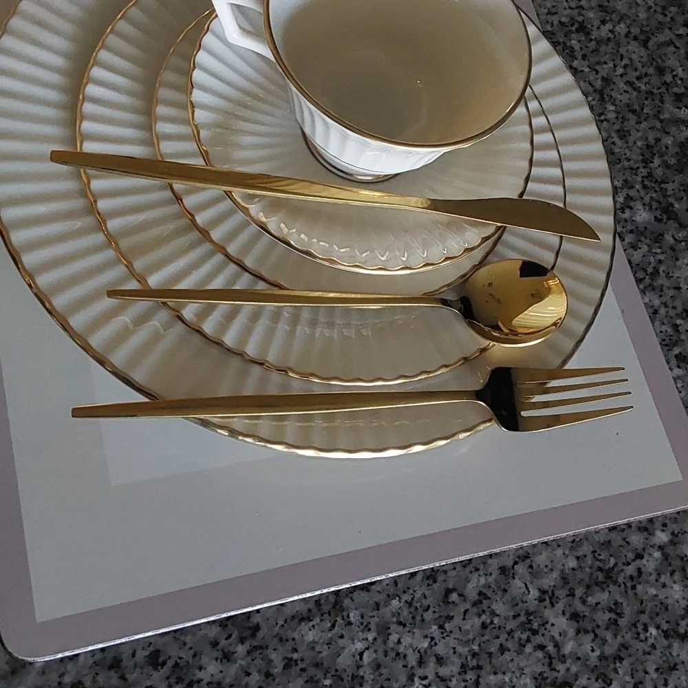 LENOX CITATION GOLD 5‎ PIECES VINTAGE DINNER .